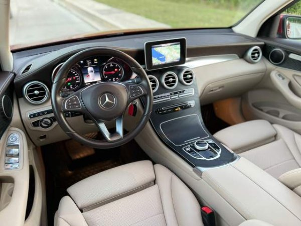 shes Mercedes-Benz MERCEDES GLC 220 (NAFTE) - PANORAMA Viti 2019,