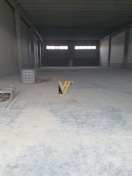 SHITET KAPANON 964 M2 NE PICARE , VORE 868.000 EURO