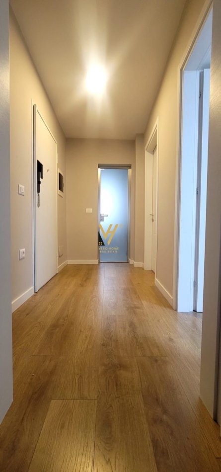 JEPET APARTAMENT 2+1 ME QERA TE KRYQEZIMI 21 DHJETORIT 900 EURO