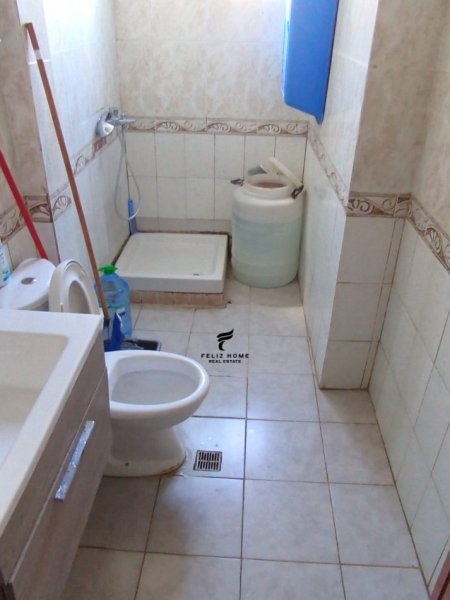 SHITET APARTAMENT,MATERNITETI I RI,75.000 EURO.