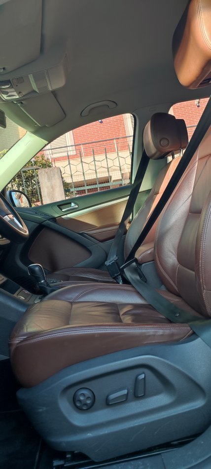W Tiguan viti 2014 full option, automat, 2.0 TDI 4 Motion, navi, 12700 €