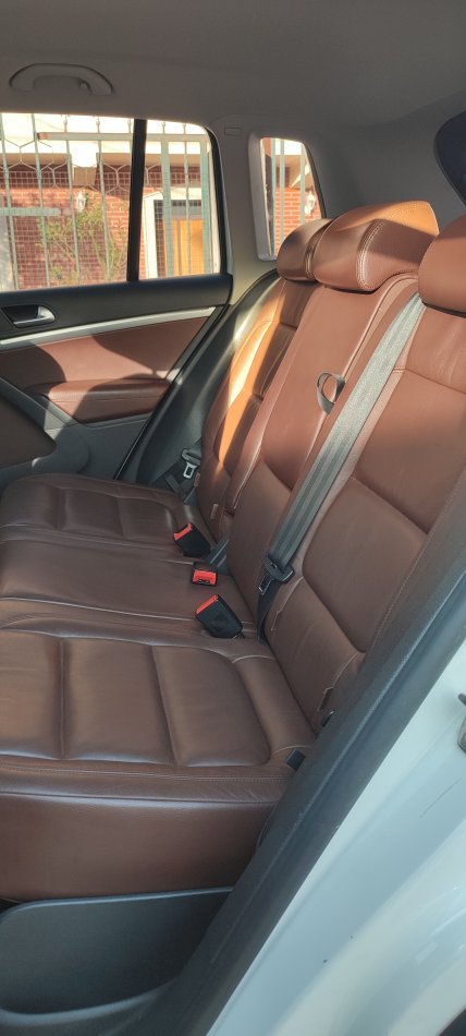 W Tiguan viti 2014 full option, automat, 2.0 TDI 4 Motion, navi, 12700 €