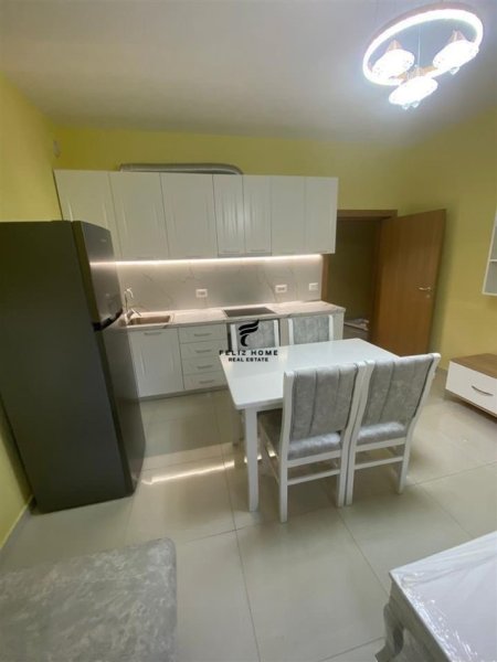 SHTEPI PRIVATE ME QERA,SELITE,600 EURO.