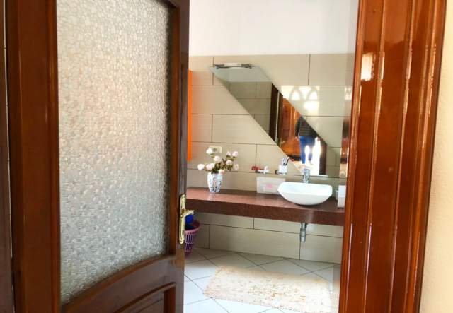 Shkoder, jepet me qera Vile 480 m² 1.500 Euro