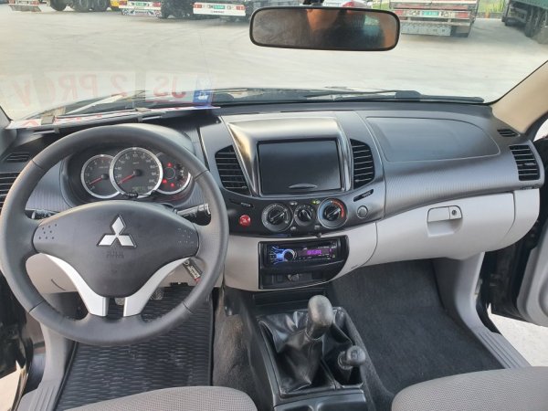 Fier, shes Pick-Up Mitsubishi L 200 2,5 DIO Manual Viti 2014