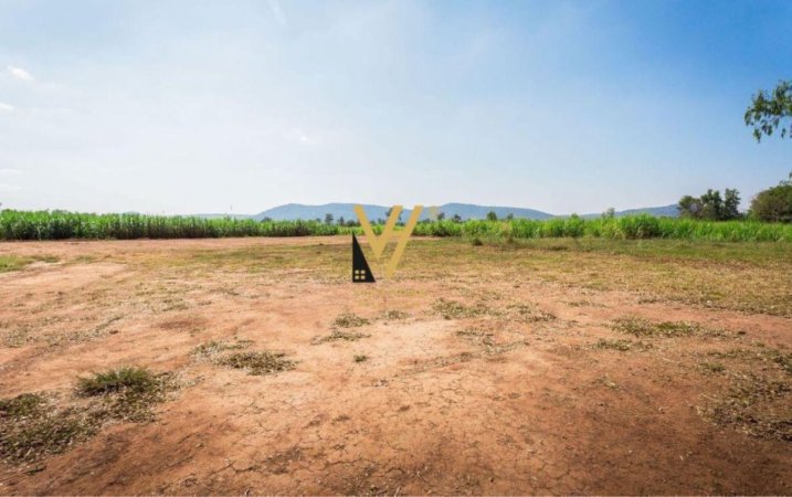 SHITET TOKE 6.600 M2 NE KASHAR , PERBALL MERCEDES 680.000 EURO