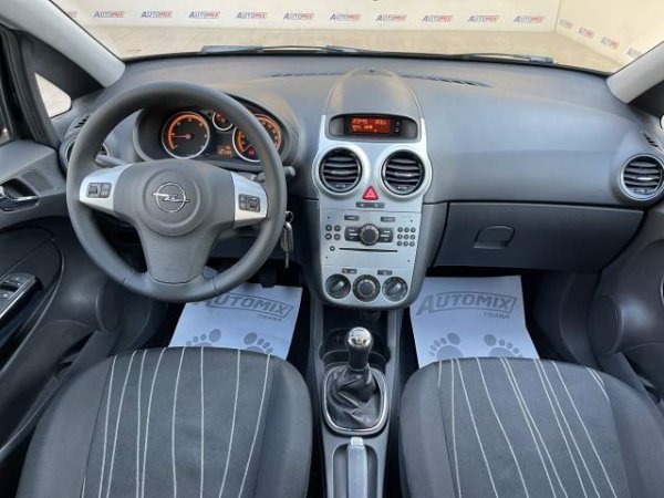 Tirane, shes makine Opel corsa Viti 2009, 4.300 Euro