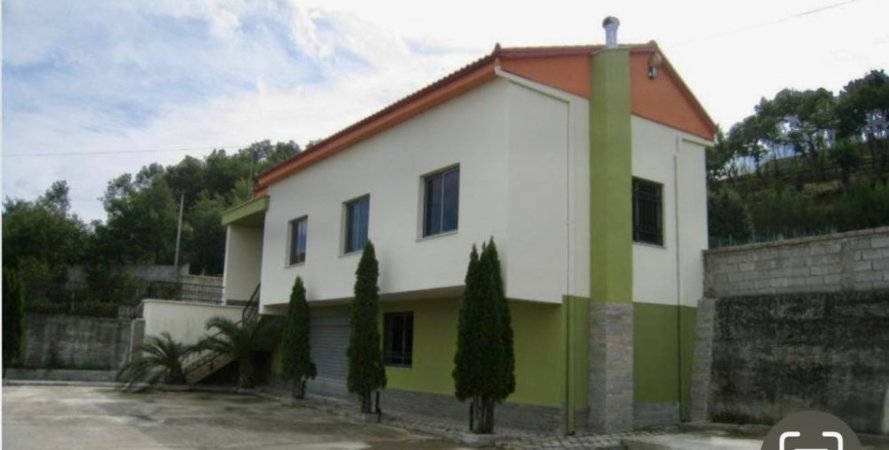 Shitet toke me 2 objekte biznesi ne Kombinat 480.000 euro