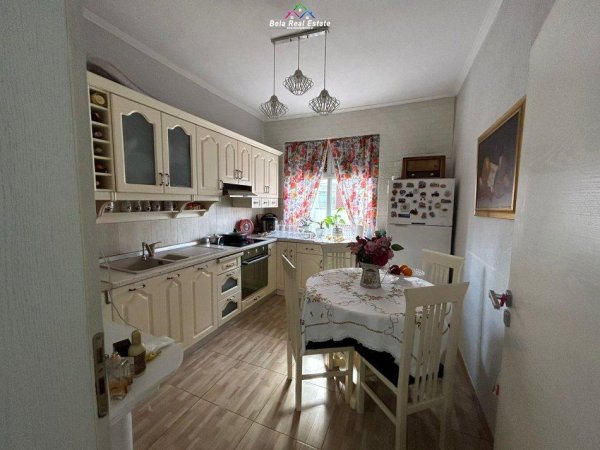 Apartament Ne Shitje 2+1+Kuzhine Tek Bulevardi Zogu I (ID B121156) Tirane.