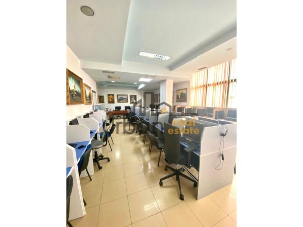 Shitet, Ambient Biznesi, Ambasada Amerikane, Tiranë -600.000€ | 216.5m²