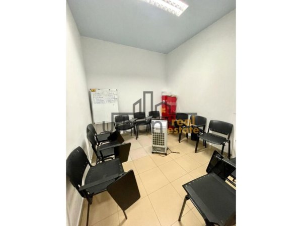Shitet, Ambient Biznesi, Ambasada Amerikane, Tiranë -600.000€ | 216.5m²