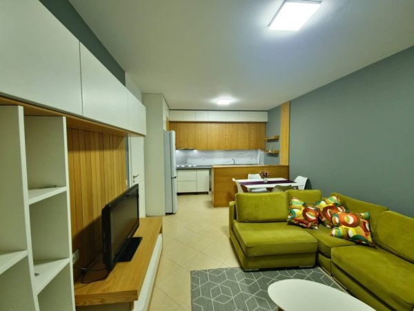 JEPET ME QERA APARTAMENT 2+1 650 EURO RRUGA 5 MAJI