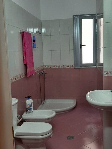 Shitet Apartament 1+1 ne Vlore ne Lungomare 225.000€