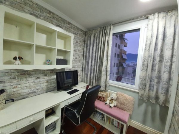 Shitet, Apartament 3+1, Rruga e Bogdanëve, Tiranë - 320000€ | 138 m²