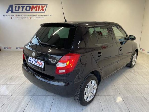 Tirane, shes makine Skoda fabia Viti 2008, 4.300 Euro