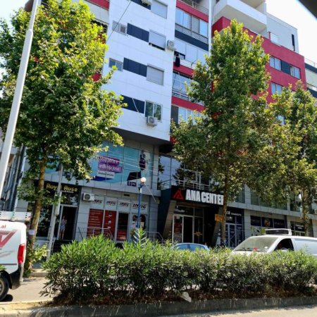 Tirane, shitet ambjent biznesi 80 m² 1.500 Euro/m2 (kamez)