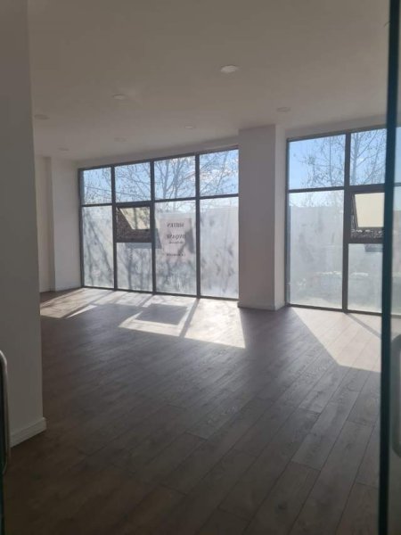 Tirane, shitet ambjent biznesi 80 m² 1.500 Euro/m2 (kamez)