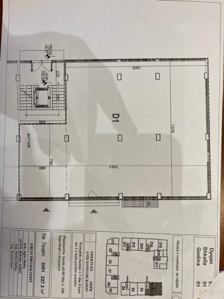 Tirane, shitet ambjent biznesi Kati 1, 220 m² 3.000 Euro/2
