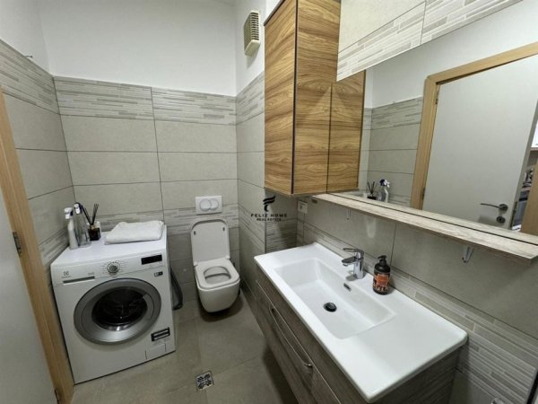 APARTAMENT ME QERA,KODRA E DIELLIT 2, 500 EURO.