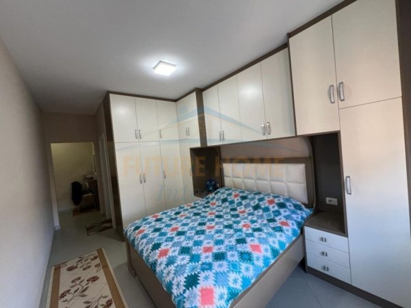 Shitet, Apartament 3+1+2, Kopshti Botanik, Tiranë. 170000 EURO