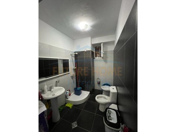 Shitet, Apartament 3+1+2, Kopshti Botanik, Tiranë. 170000 EURO