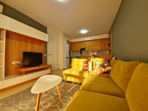 APARTAMENT ME QERA,5 MAJI,650 EURO.