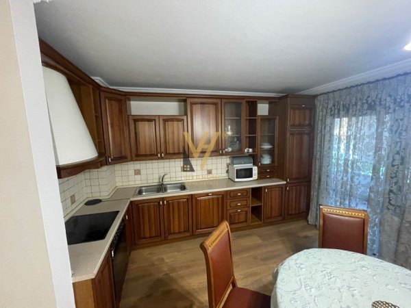 JEPET APARTAMENT 2+1+2 ME QERA TEK BLLOKU 800 EURO