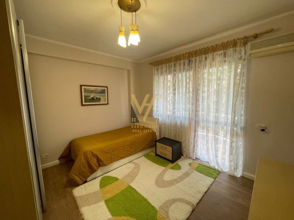 JEPET APARTAMENT 2+1+2 ME QERA TEK BLLOKU 800 EURO