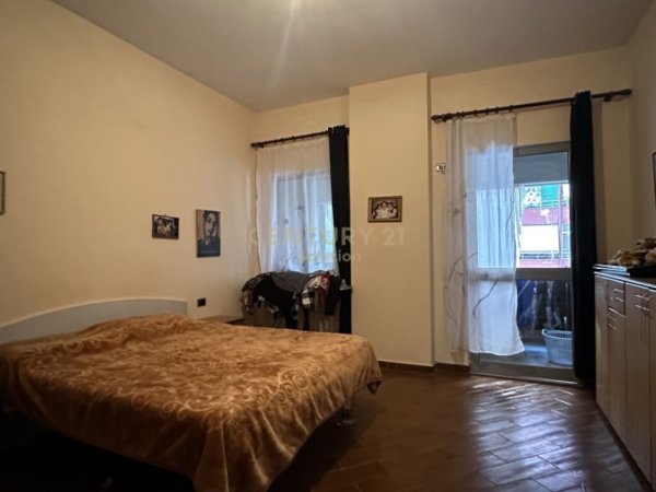 SHITET APARTAMENT 2+1+2 NE ASTIR !