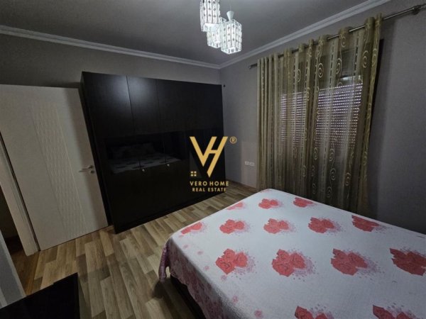 JEPET APARTAMENT 2+1+2+BLK ME QERA TE KODRA E PRIFTIT, PORCELAN 500 EURO