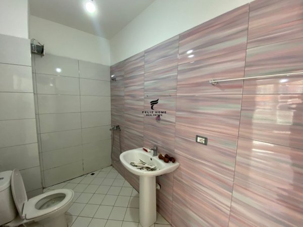 APARTAMENT ME QERA,KOPSHTI BOTANIK,400 EURO.