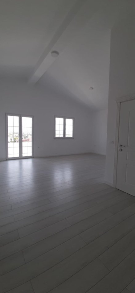 Qera, Vilë, Mjull Bathore, - 2000€ | 500 m²