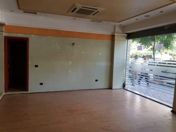 Elbasan, shitet ambjent biznesi 100 m² 400.000 Euro