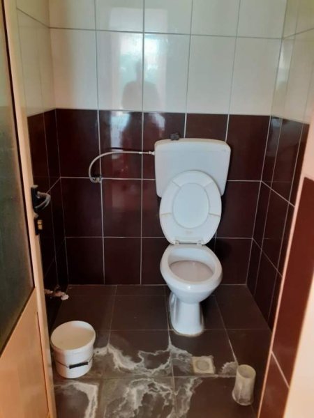 Elbasan, shitet ambjent biznesi 124 m² 1.000 Euro/m2
