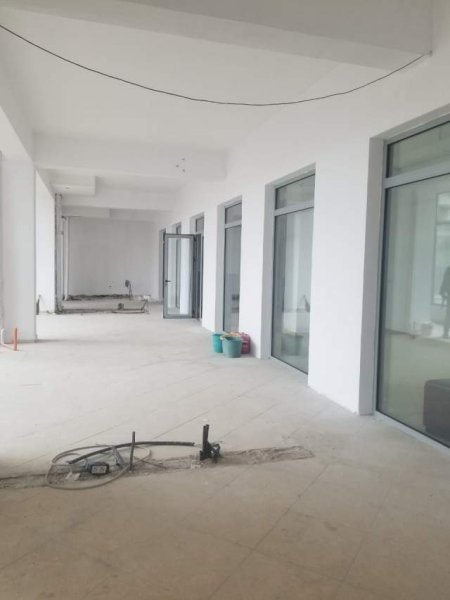 Elbasan, shitet ambjent biznesi 300 m² 160.000 Euro