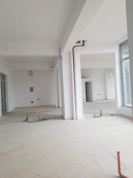 Elbasan, shitet ambjent biznesi 300 m² 160.000 Euro