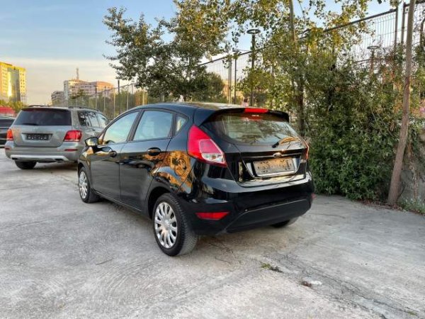 Tirane, shes makine Ford FIESTA Viti 2014, 6.400 Euro
