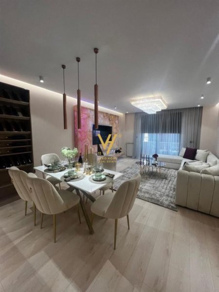 JEPET APARTMENT 2+1+2+BLK ME QERA TEK LIQENI ARTIFICIAL 2.000 EURO