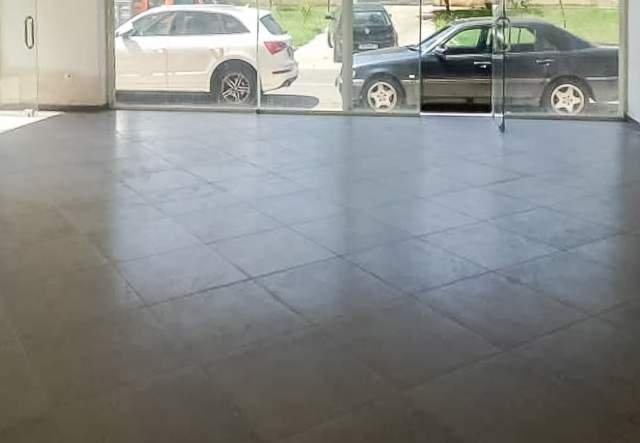 Tirane, shitet ambjent biznesi 100 m² 124.000 Euro