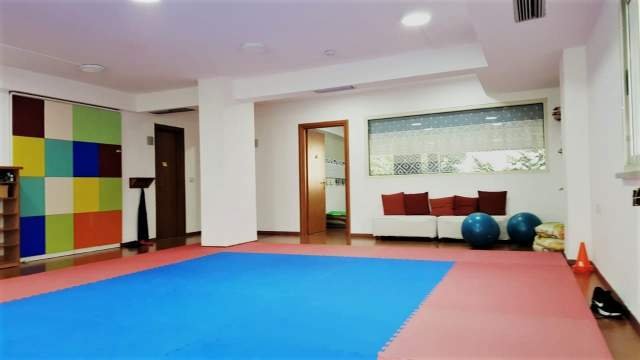 Tirane, shitet zyre 173 m² 660.440 Euro