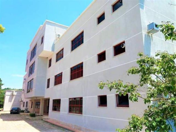 Tirane, shitet ambjent biznesi 3.120 m² 2.200.000 Euro
