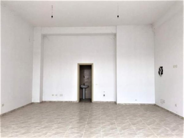 Tirane, shitet ambjent biznesi 63 m² 63.600 Euro