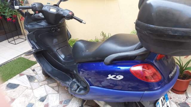 Tirane, shes makine Piaggio 250 cc Viti 2007, 1.000 Euro
