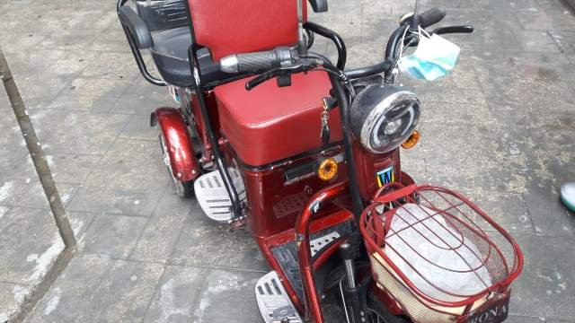 Tirane, shes Tricikel Honda 1.000 Euro