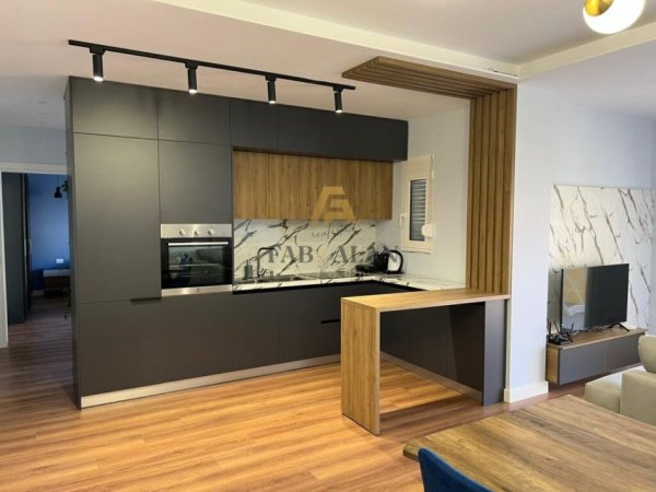 DY APARTAMENTE 1+1+GARAZH PER SHITJE TEK CURRILAT!