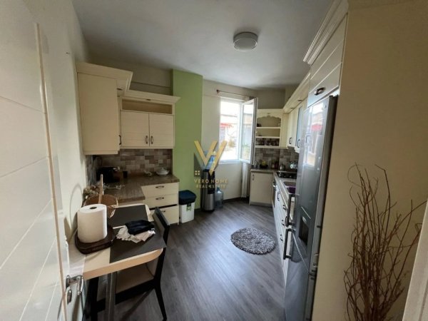 JEPET APARTAMENT 2+1 ME QERA TE GARDA, BLLOKU 800 EURO
