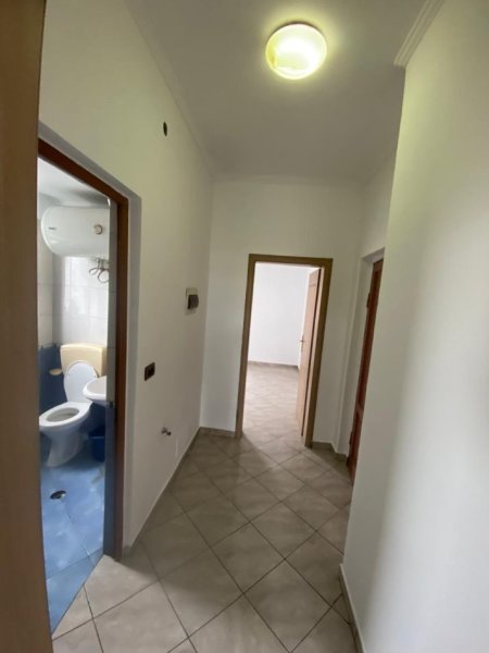 Shitet, Apartament 1+1, në Rrugën Bardhyl, Tiranë