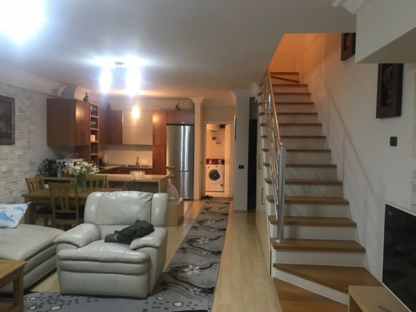 Duplex ne shitje Kodra e Diellit 300.000 euro