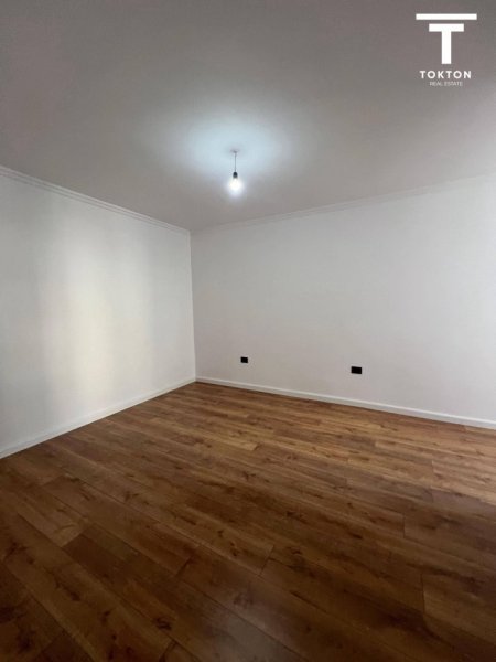 SHITET, APARTAMENT 2+1, STADIUMI DINAMO,TIRANË, TT 734