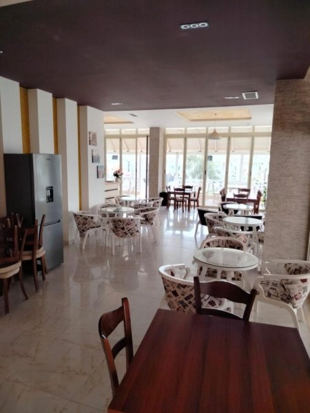 Bar-Restorant në shitje, Qerret